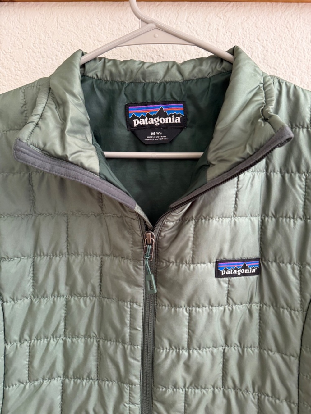 Patagonia W's Nano Puff Jacket, Sage Green - Picture 4 of 6